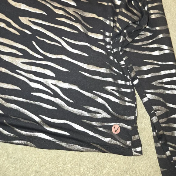 Cropped long sleeve top - Picture 2 of 8